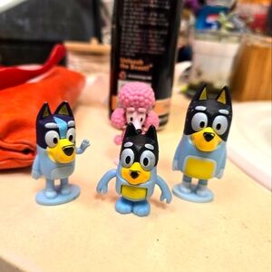 Action Figure Set - Blue and Yellow